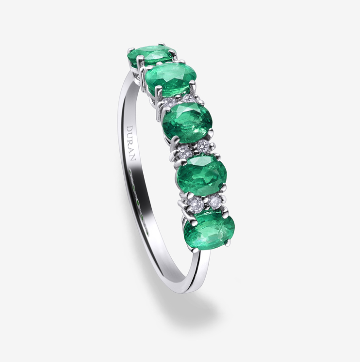 Durán ring with emeralds