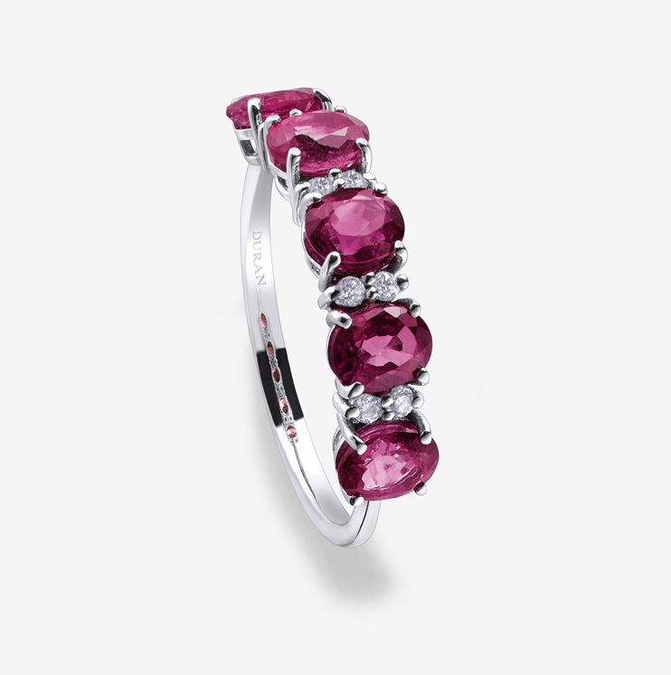 Durán ring with rubies